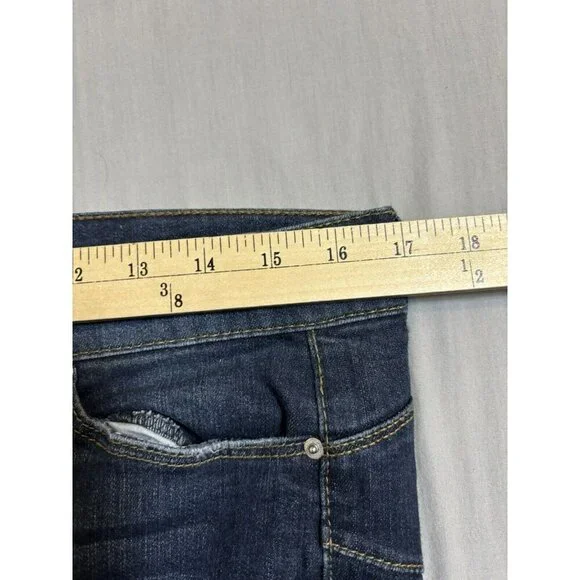 Women’s Juicy Couture Distressed Stretch Denim Capri Jeans Size 12 - Picture 6 of 8